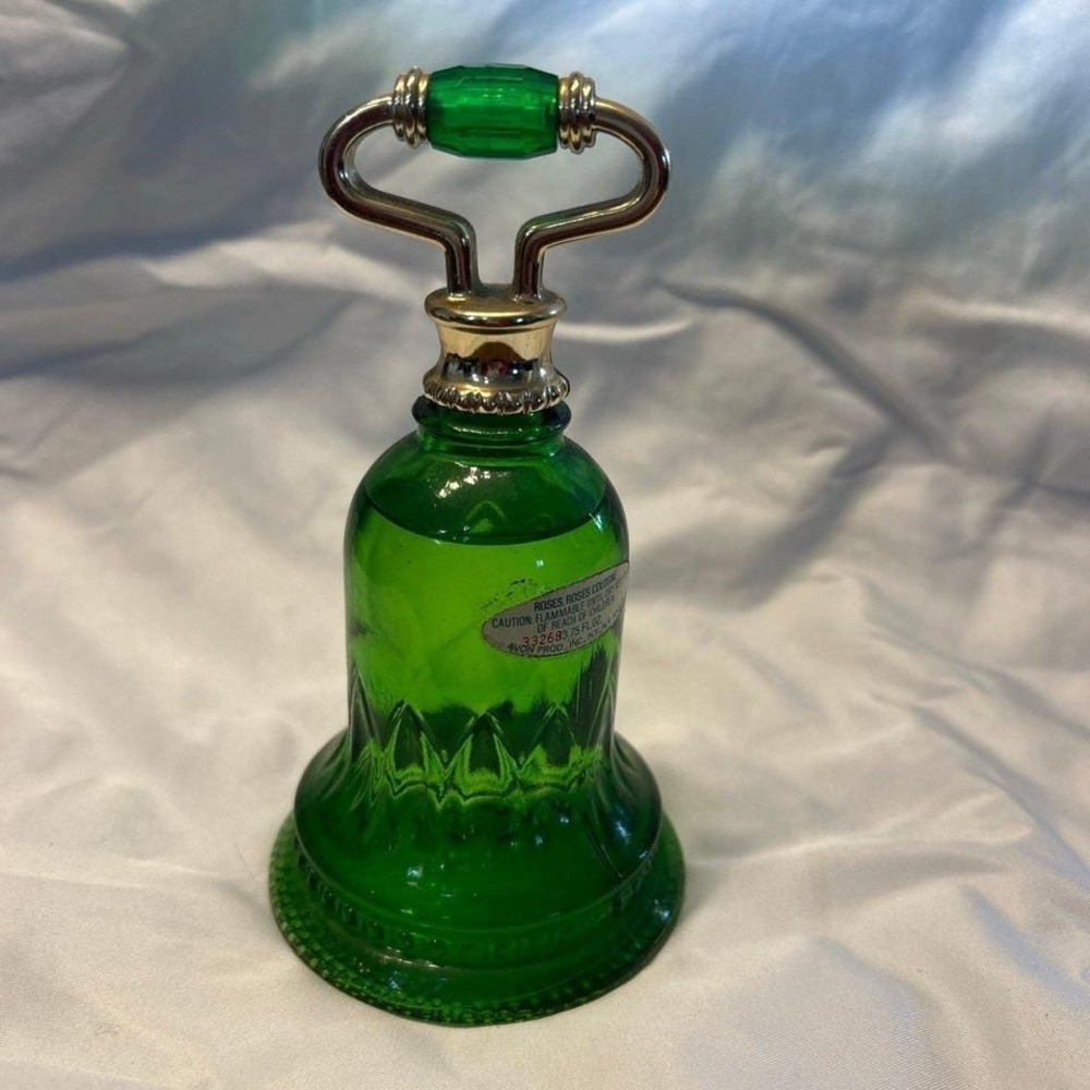 VINTAGE 1978 AVON "ROSES ROSES COLOGNE" COLLECTIBLE GREEN GLASS "BELL" DECANTER - Picture 2 of 7
